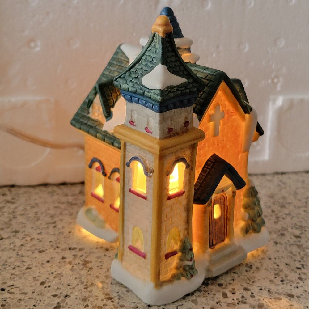 VTG 90s Victorian Village Collectibles Christmas Handpainted Ceramic CHURCH 1996 - Picture 3 of 11